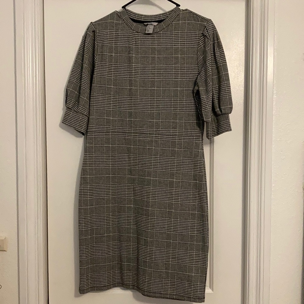 H&M Black and White Patterned Dress